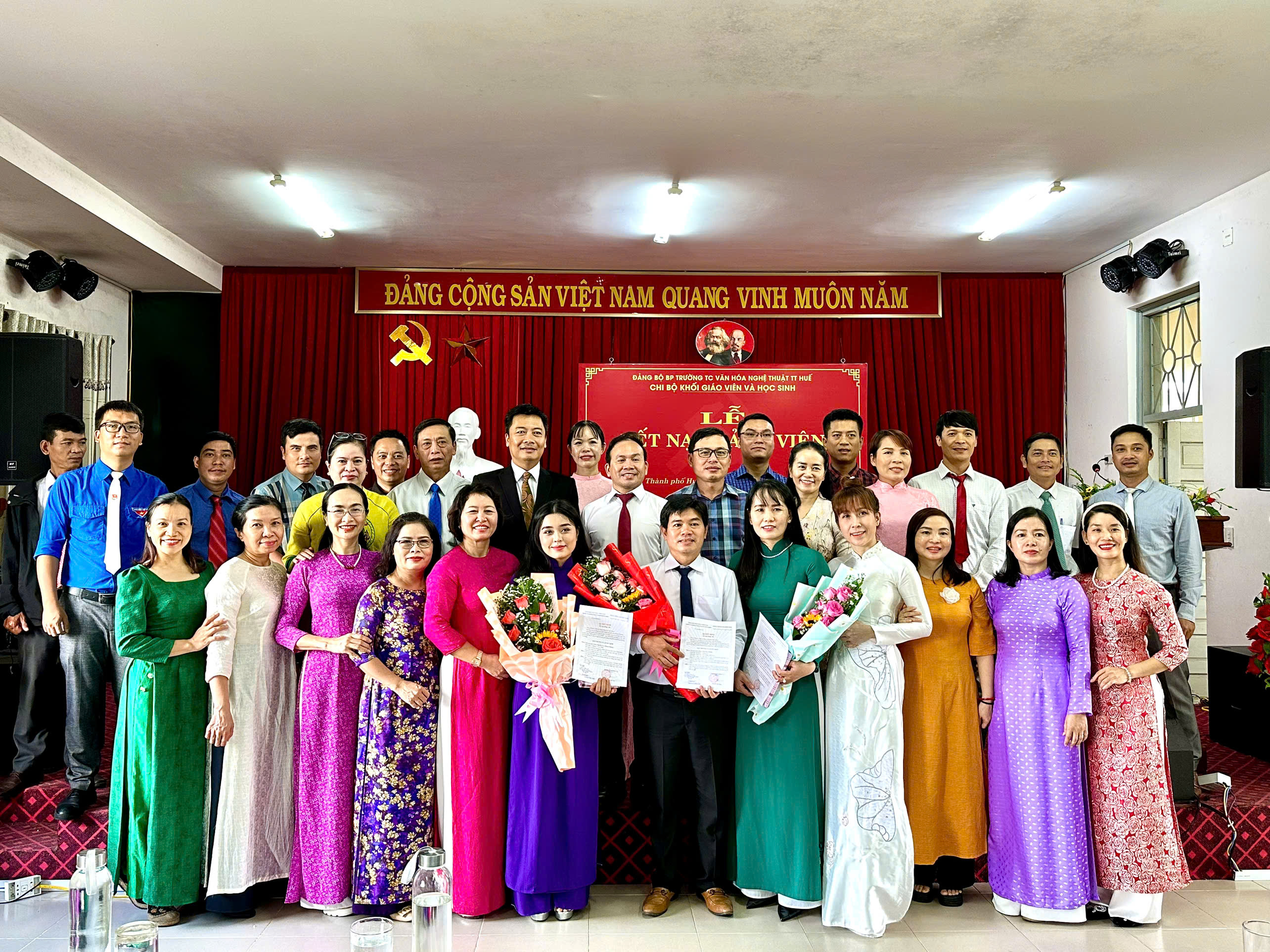 Chi bộ Khối Giáo viên và Học sinh, Đảng bộ BP Trường TC Văn hóa Nghệ thuật tổ chức Lễ kết nạp Đảng viên mới năm 2024